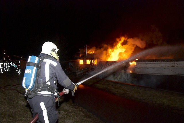 2010/60/20100315 013 Scheepsbrand Nieuwemeerdijk.jpg